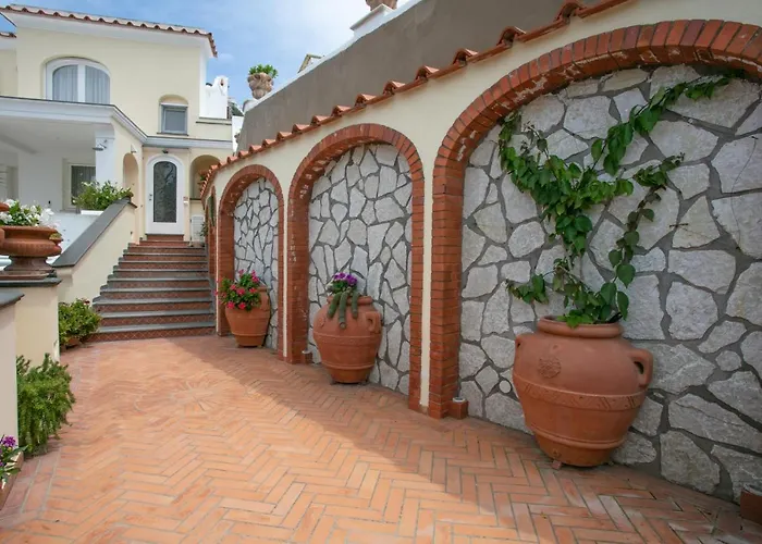 阿尔达罗奇酒店