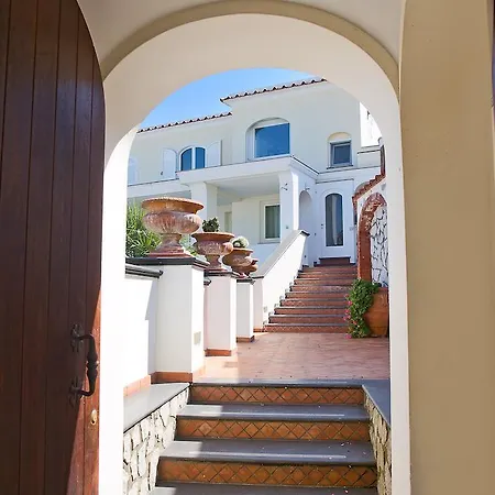 לינה וארוחת בוקר Aldarogi קאפרי